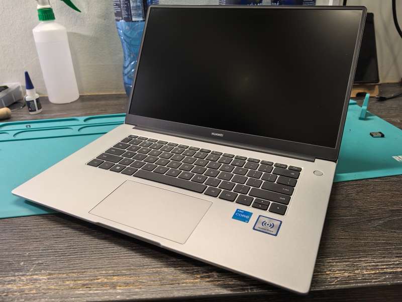 HUAWEI MATEBOOK D 15*i3-1115G4*8GB DDR4*256GB SSD*FHD*IPS*UHD GRAPHICS*WARRANTY