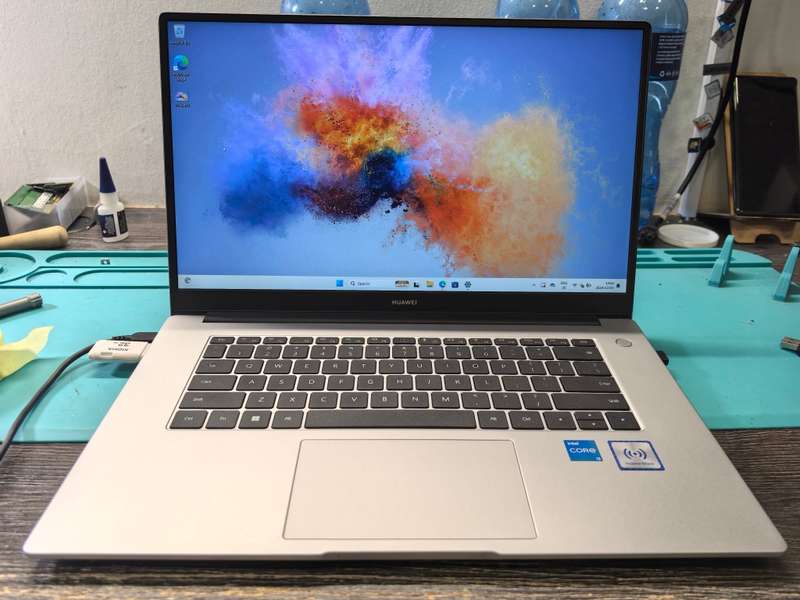HUAWEI MATEBOOK D 15*i3-1115G4*8GB DDR4*256GB SSD*FHD*IPS*UHD GRAPHICS*WARRANTY