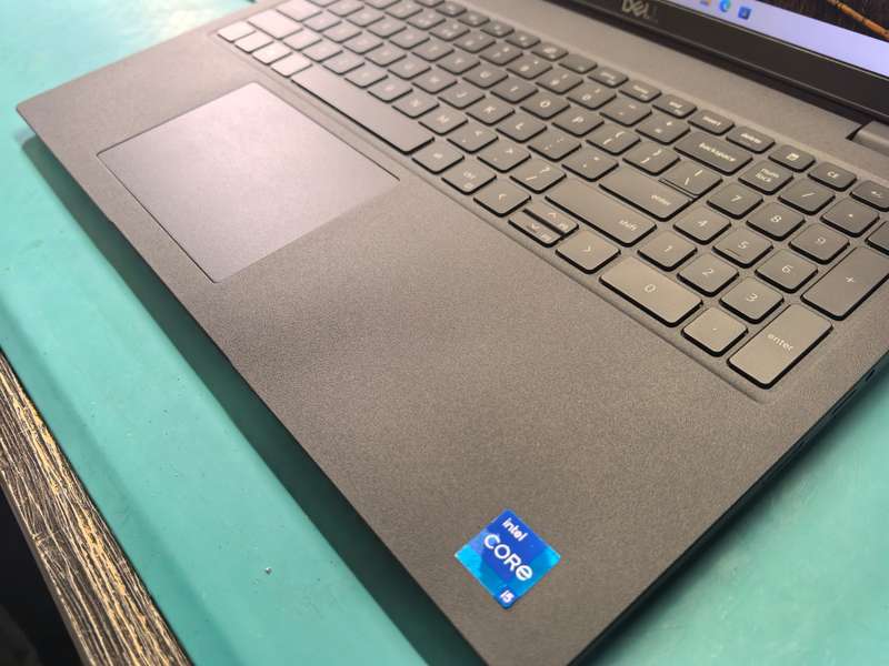 11TH GEN-DELL LATITUDE 3520-i5-1135G7-16GB DDR4-512GB SSD-FHD