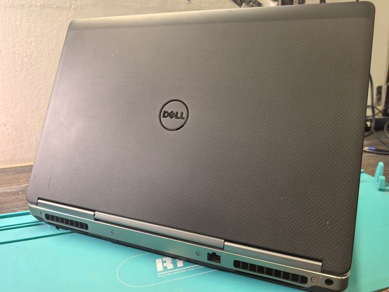 Dell Precision 7720 Carbon i7-6820HQ 32GB DDR4 1TB SSD FHD
