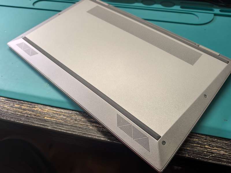 AS NEW!*HP ELITEBOOK X360 1030g8*i5-1145G7-TOUCHSCREEN-16GB RAM-256GB SSD-FHD IPS