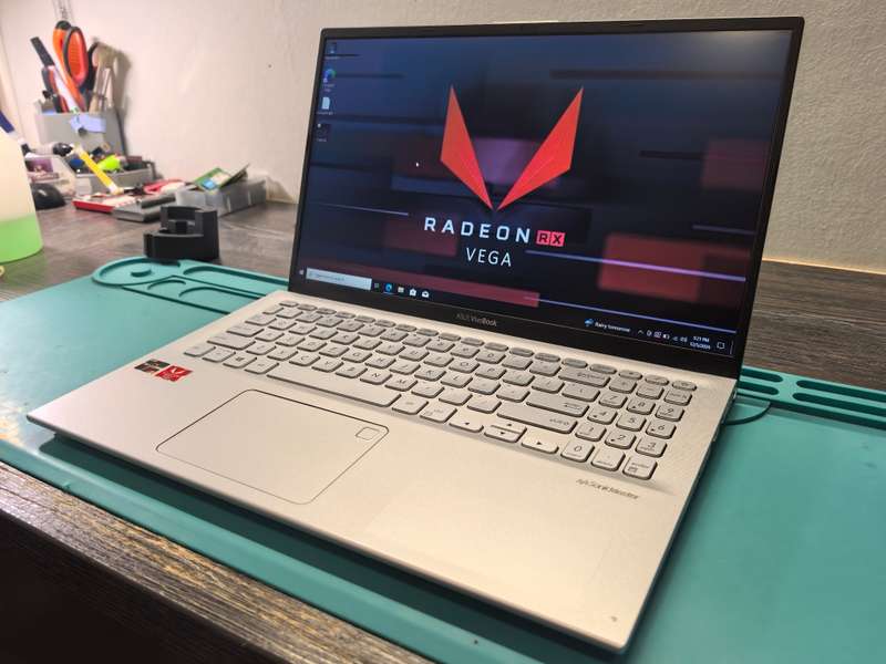 RADEON GRAPHICS-ASUS VIVOBOOK X512*AMD RYZEN 5-3500U-8GB RAM-256GB NVME SSD-FHD