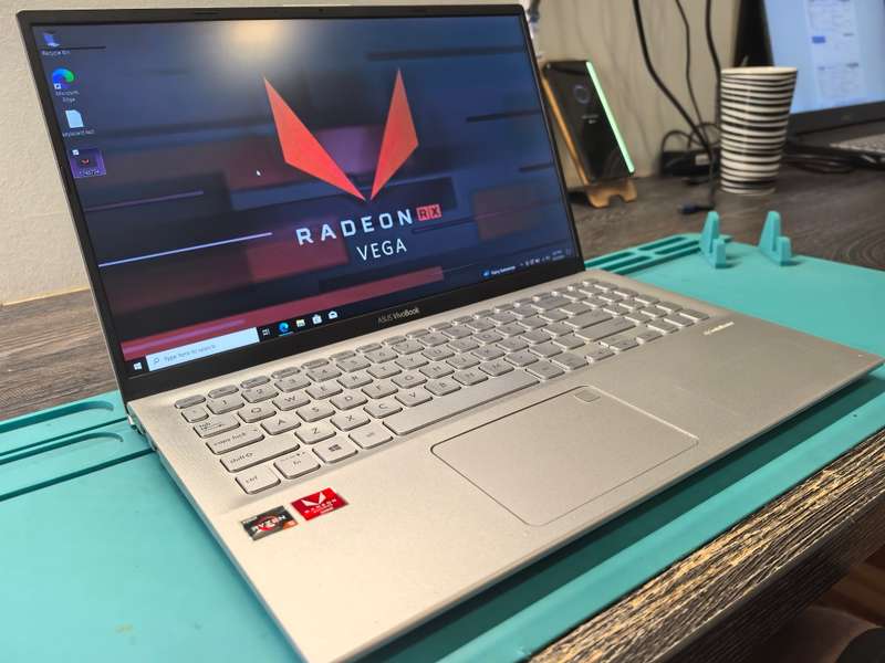 RADEON GRAPHICS-ASUS VIVOBOOK X512*AMD RYZEN 5-3500U-8GB RAM-256GB NVME SSD-FHD