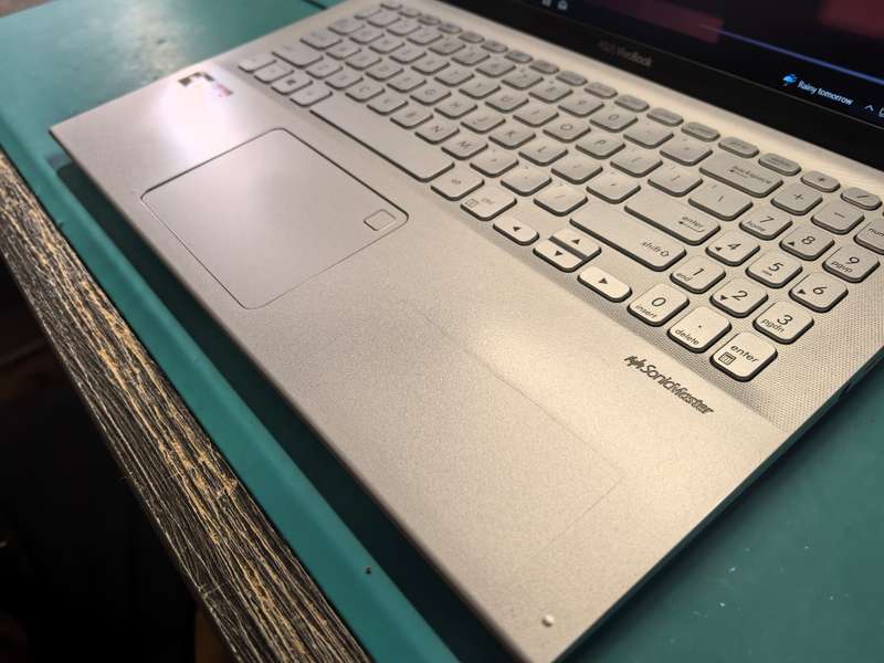 RADEON GRAPHICS-ASUS VIVOBOOK X512*AMD RYZEN 5-3500U-8GB RAM-256GB NVME SSD-FHD