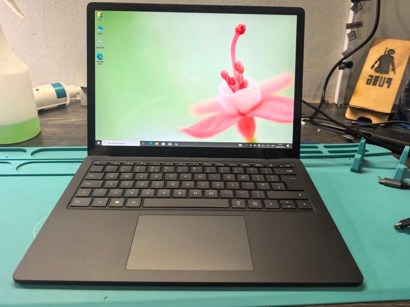 Microsoft Surface Laptop 3 - i5-1035G7 - 8GB RAM - 256GB SSD - 3K Display - Touchscreen