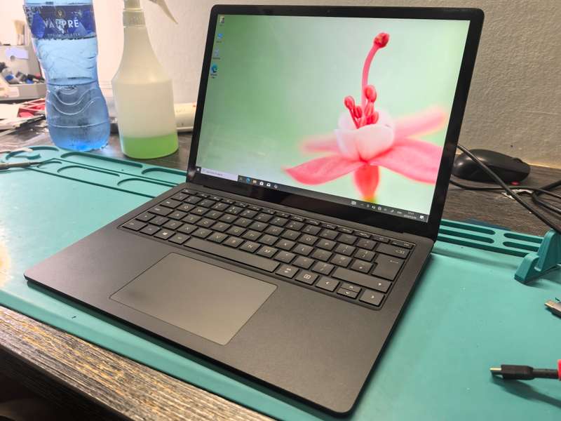 Microsoft Surface Laptop 3 - i5-1035G7 - 8GB RAM - 256GB SSD - 3K Display - Touchscreen
