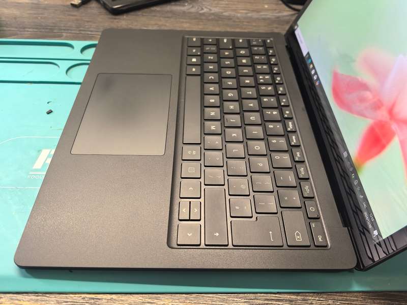 Microsoft Surface Laptop 3 - i5-1035G7 - 8GB RAM - 256GB SSD - 3K Display - Touchscreen