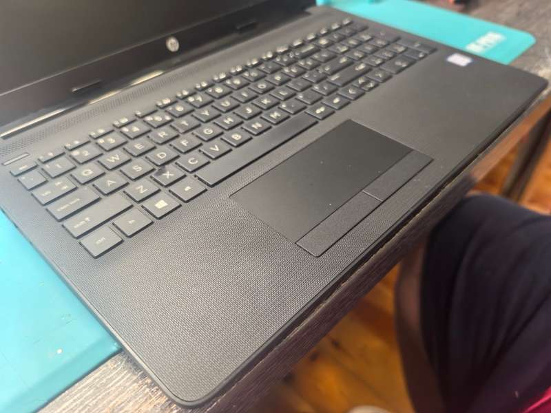 HP Notebook 15*i5-7200U*8GB DDR4*240GB SSD*HD*HD 620 GRAPHICS