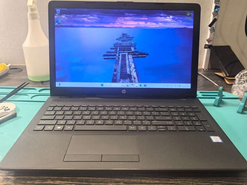 HP Notebook 15*i5-7200U*8GB DDR4*240GB SSD*HD*HD 620 GRAPHICS