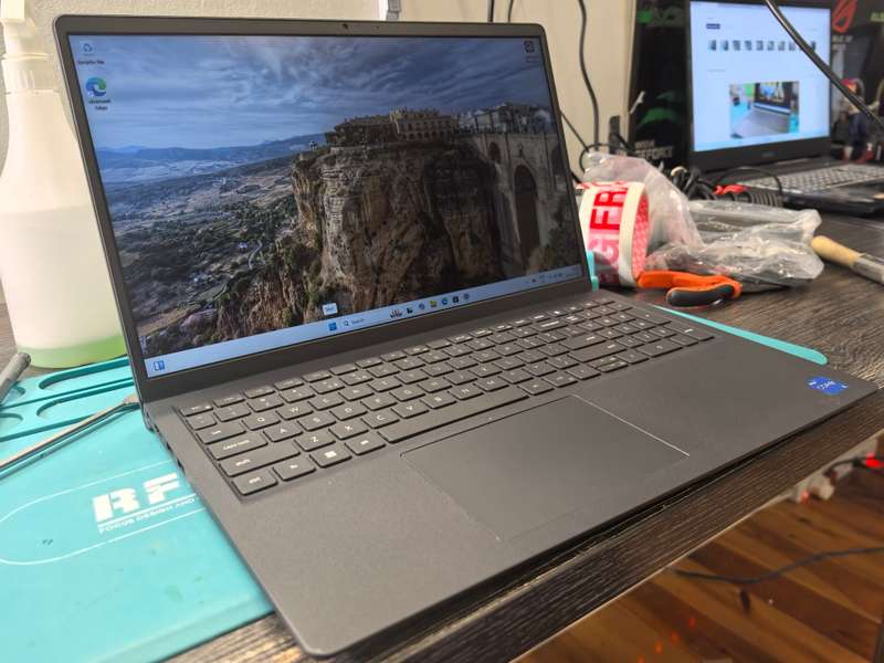 VERY FAST!*11TH GEN BEAST!*DELL VOSTRO 3510*i5-1135G7*8GB DDR4*256GB SSD*FHD