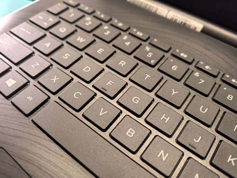 Quad Core i7 HP Notebook 15 with i7-8550U, 8GB DDR4, 256GB SSD, Radeon 520, HD