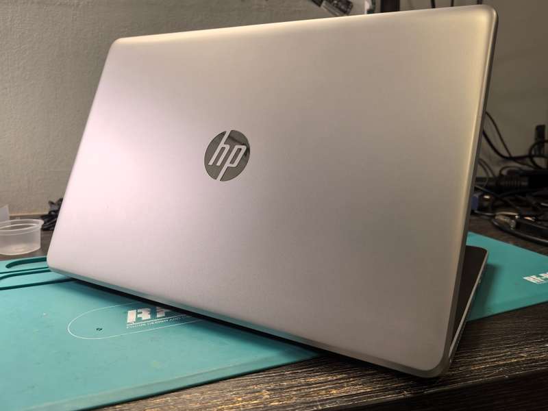 Quad Core i7 HP Notebook 15 with i7-8550U, 8GB DDR4, 256GB SSD, Radeon 520, HD