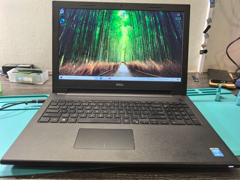 Dell Inspiron 15 3542 i3-4005u 256GB SSD 8GB RAM HD DVD