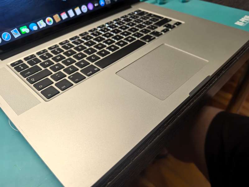 Apple MacBook Pro 2015 Core i7 16GB RAM 512GB SSD Retina 2880x1800