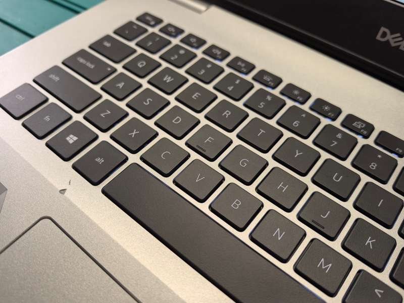 QUAD CORE i5-DELL INSPIRON 5510-i5-1035G1-8GB DDR4*256GB SSD*FHD