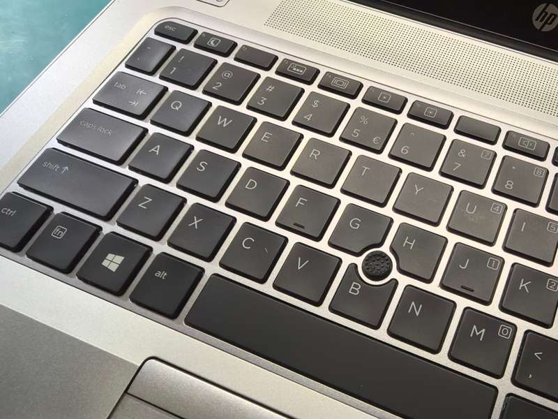 *HP ELITEBOOK 840 G3*i5-6300U*8GB DDR4*256GB SSD-500GB HDD*FHD*BACKLIT