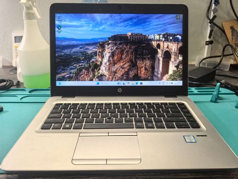 *HP ELITEBOOK 840 G3*i5-6300U*8GB DDR4*256GB SSD-500GB HDD*FHD*BACKLIT
