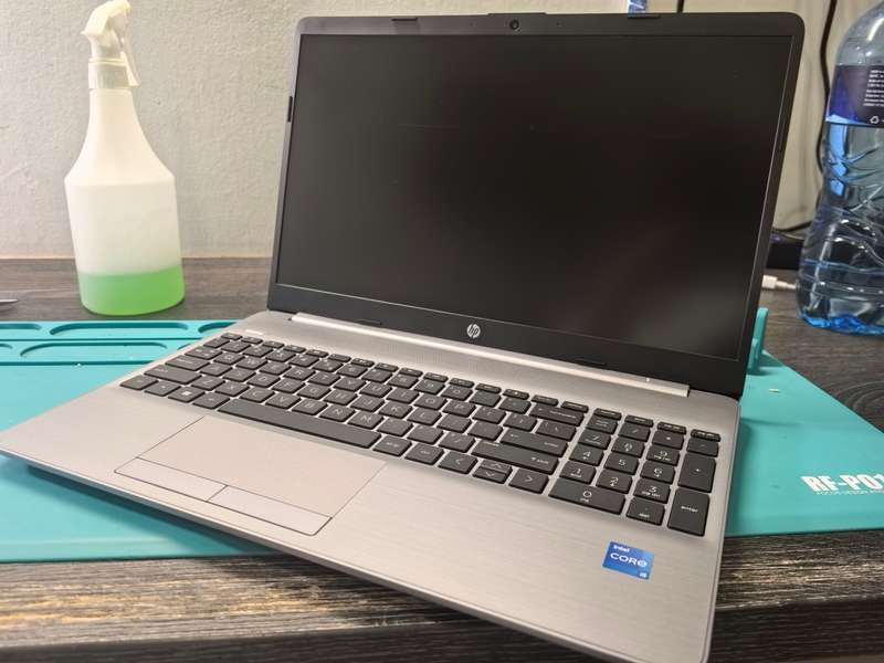 late entry-12TH GEN i5-HP 250 G9*i5-1235u*FHD*8GB RAM*256GB NVME SSD-WARRANTY