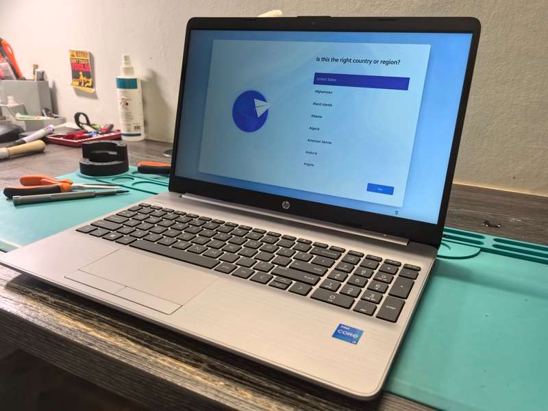 late entry-12TH GEN i5-HP 250 G9*i5-1235u*FHD*8GB RAM*256GB NVME SSD-WARRANTY