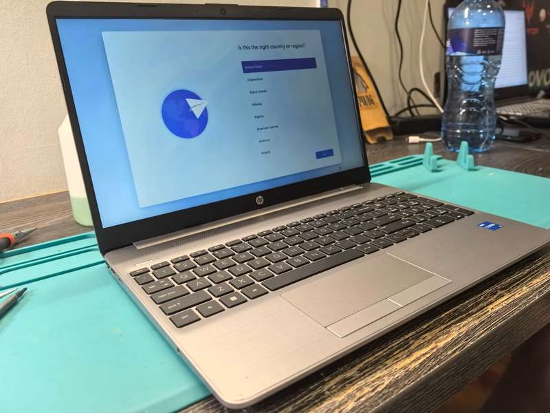 late entry-12TH GEN i5-HP 250 G9*i5-1235u*FHD*8GB RAM*256GB NVME SSD-WARRANTY