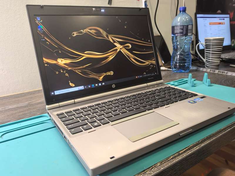 HP ELITEBOOK 8570P*i5-VPRO3360m-8GB RAM-256GB SSD-DVD-HD+