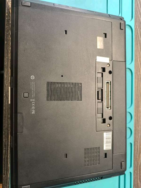 HP ELITEBOOK 8570P*i5-VPRO3360m-8GB RAM-256GB SSD-DVD-HD+