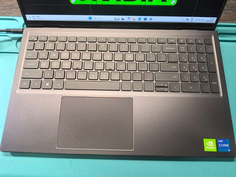 DELL VOSTRO 5510-i5-11300H-NVIDIA MX450-8GB DDR4*512GB SSD*FHD*IR*BACKLIT*