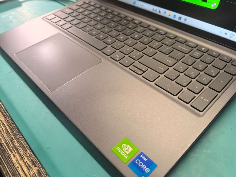 DELL VOSTRO 5510-i5-11300H-NVIDIA MX450-8GB DDR4*512GB SSD*FHD*IR*BACKLIT*