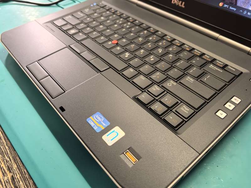 Dell Latitude E5420 Laptop - i3-2330M, 8GB DDR3, 256GB SSD, HD Display, Backlit Keyboard