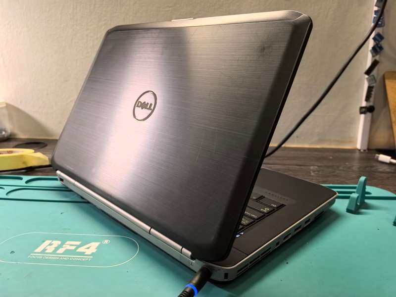 Dell Latitude E5420 Laptop - i3-2330M, 8GB DDR3, 256GB SSD, HD Display, Backlit Keyboard