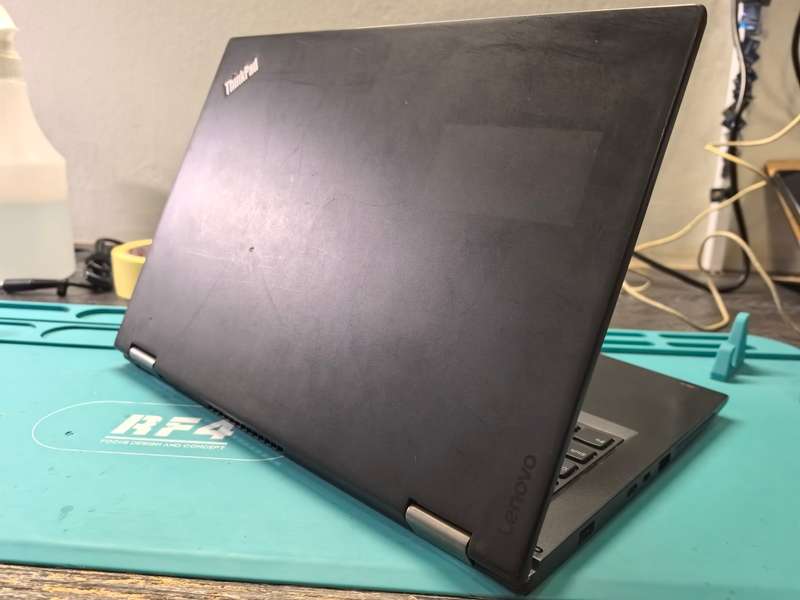 Lenovo ThinkPad Yoga 370 i5-7300U Touchscreen 8GB DDR4 256GB SSD FHD 360 Flip Backlit