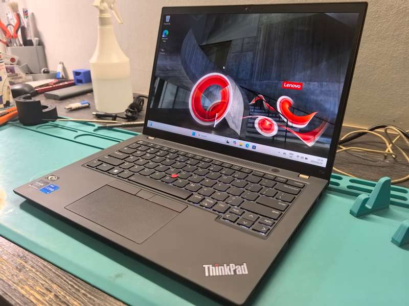 LATE ENTRY-13th gen i5-LENOVO THINKPAD T14*i5-1335u*16GB DDR4*FHD*256GB SSD