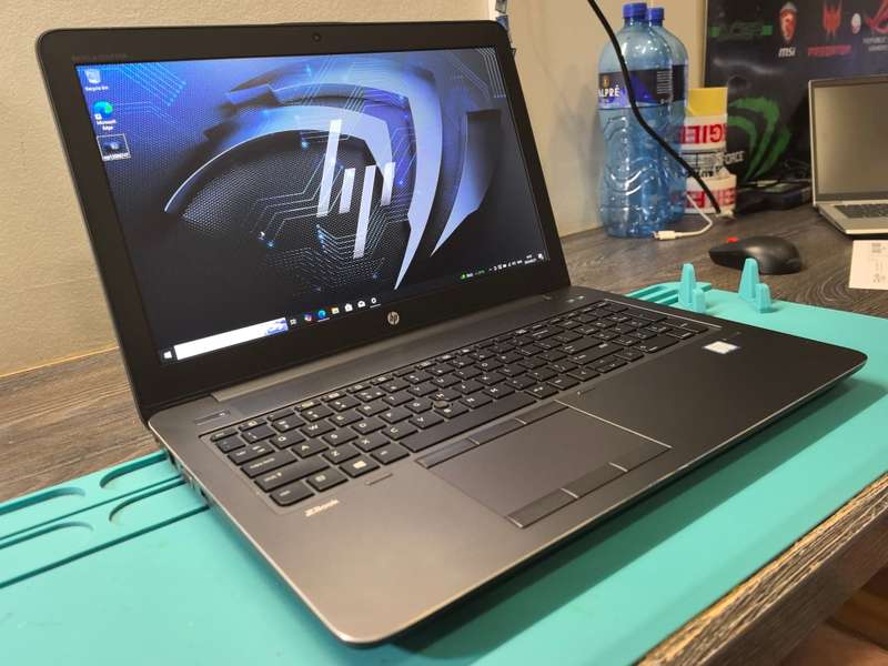 HP ZBook 15 G3 i7-6820HQ 16GB 256GB SSD FHD NVIDIA Quadro M2000M 4GB
