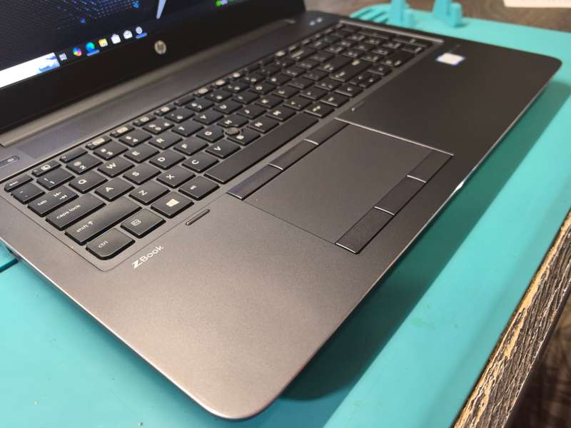 HP ZBook 15 G3 i7-6820HQ 16GB 256GB SSD FHD NVIDIA Quadro M2000M 4GB