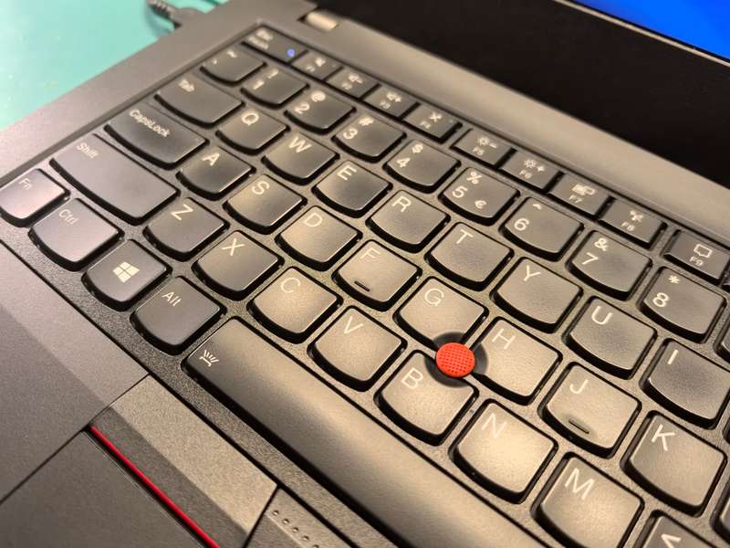 LENOVO THINKPAD T14*RYZEN 5 PRO-4650U*8GB DDR4*512GB SSD*RADEON*FHD*4GLTE