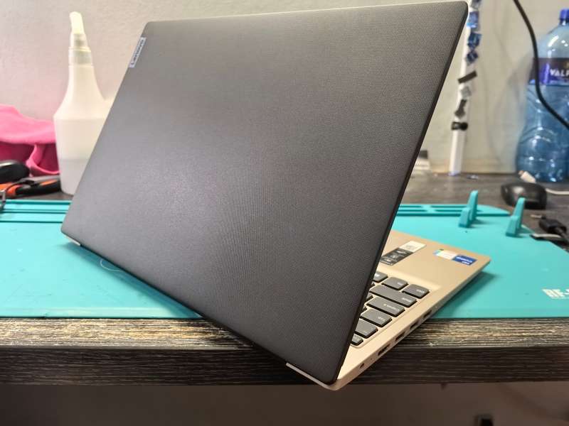 QUAD CORE 11TH GEN i7*LENOVO IDEAPAD 3*i7-1165G7*12GB DDR4*1000GB SSD*HD