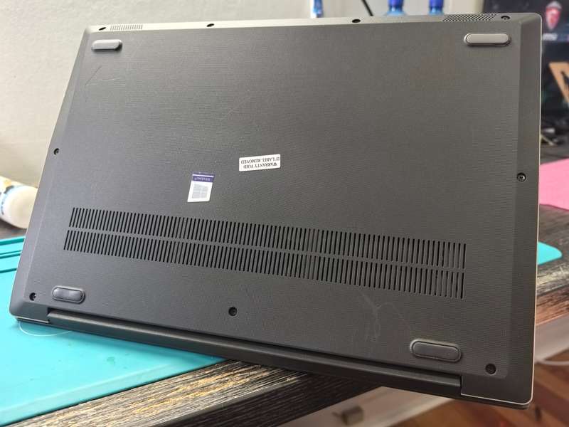 QUAD CORE 11TH GEN i7*LENOVO IDEAPAD 3*i7-1165G7*12GB DDR4*1000GB SSD*HD