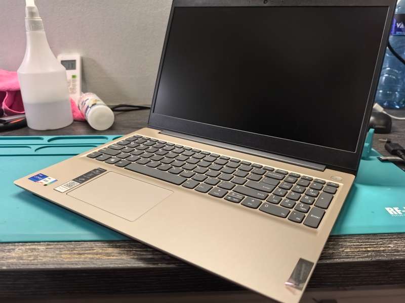 QUAD CORE 11TH GEN i7*LENOVO IDEAPAD 3*i7-1165G7*12GB DDR4*1000GB SSD*HD