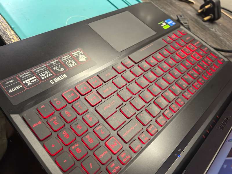 ACER NITRO 5-i5-11400H*16GB RAM*1000GB SSD*FHD*RTX 3050