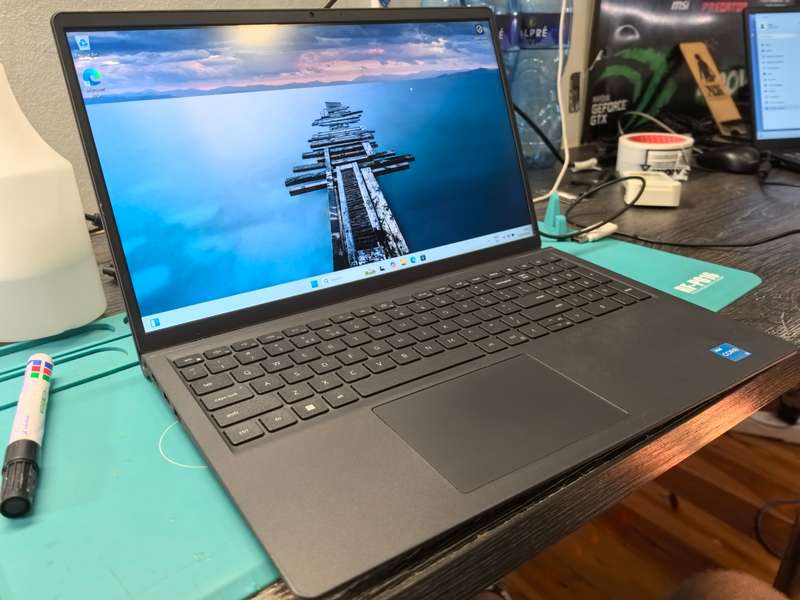 *12TH GEN*DELL LATITUDE 3520*i3-1215U*8GB DDR4*256GB SSD*1000GB HDD-FHD*