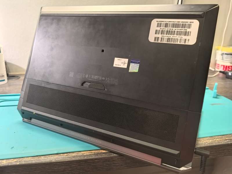 HP ZBOOK 15 G5*i7-8850H*16GB DDR4*256GB SSD*NVIDIA P2000 4GB*FHD