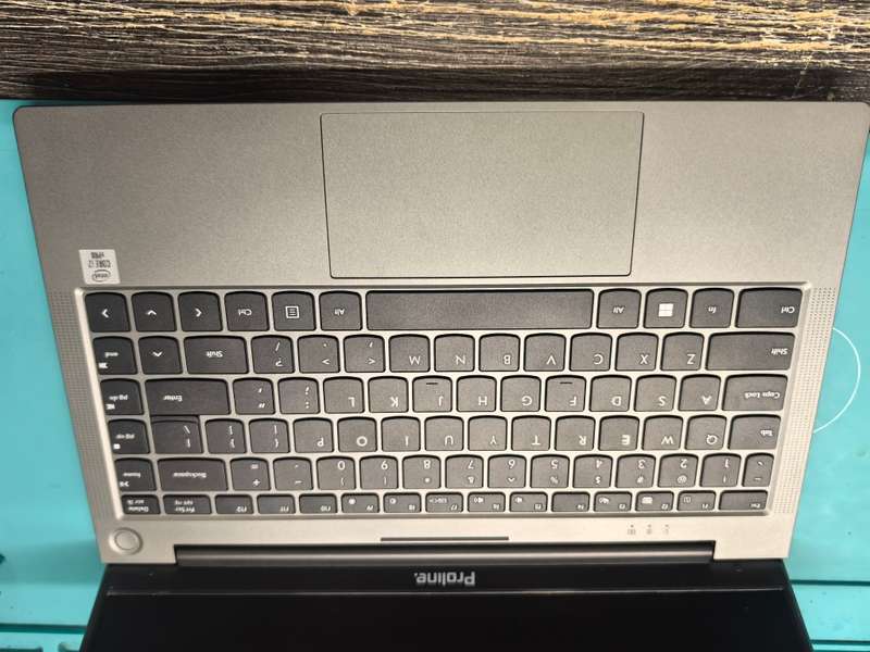 10th gen I7-PROLINE V146*i7-1065G7*8GB DDR4*256GB SSD*HD*IRIS GRAPHICS