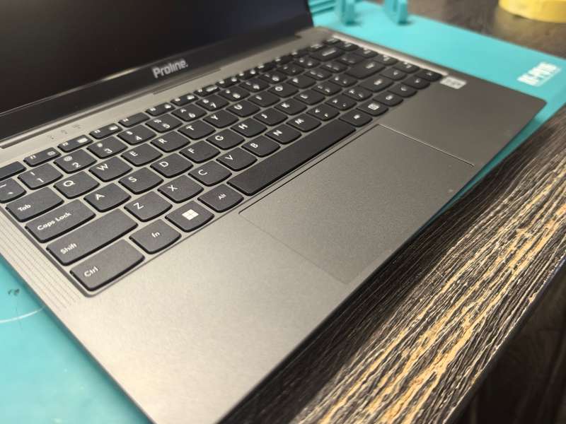 10th gen I7-PROLINE V146*i7-1065G7*8GB DDR4*256GB SSD*HD*IRIS GRAPHICS