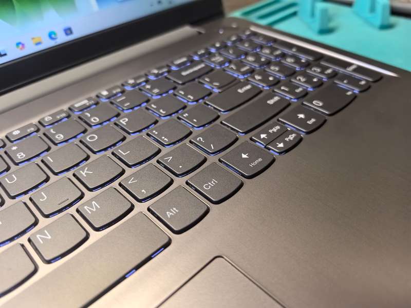 12th Gen i7-LENOVO IDEAPAD 3 i7-1255U-8GB DDR4-512GB SSD- FHD