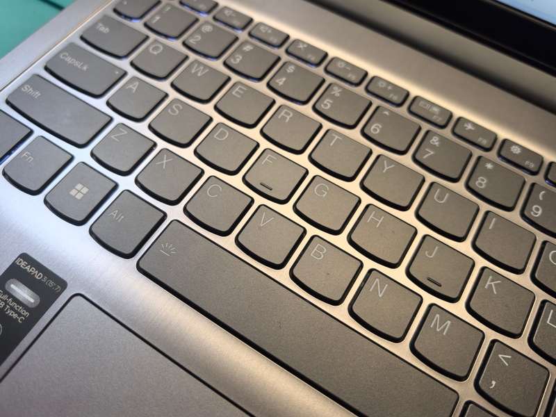 12th Gen i7-LENOVO IDEAPAD 3 i7-1255U-8GB DDR4-512GB SSD- FHD