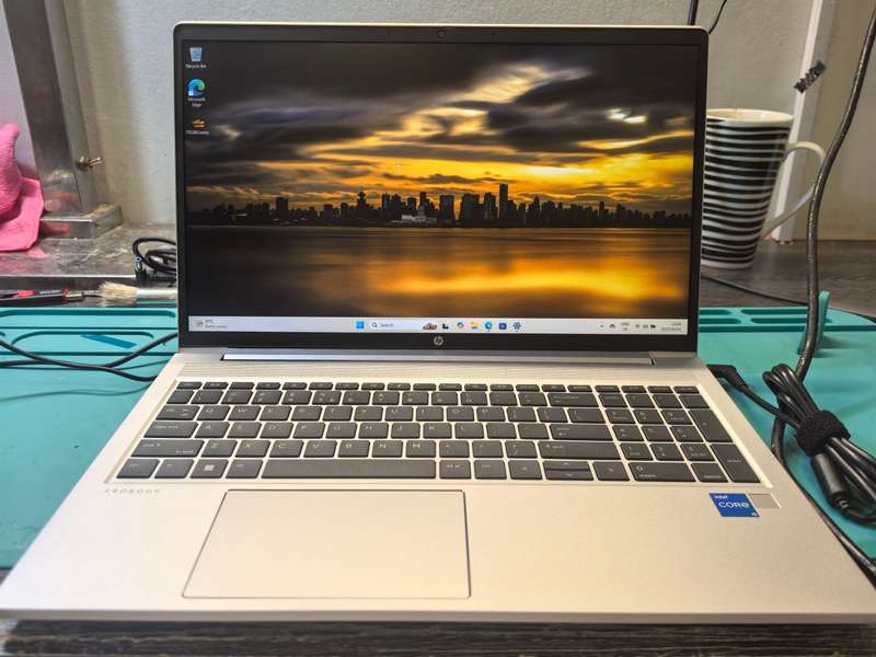QUAD CORE 11TH GEN i5-HP PROBOOK 450 G8*i5-1135G7*16GB DDR4*500GB SSD*HD*IRIS GRAHICS