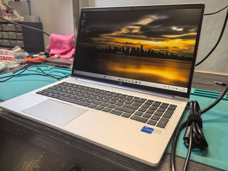 QUAD CORE 11TH GEN i5-HP PROBOOK 450 G8*i5-1135G7*16GB DDR4*500GB SSD*HD*IRIS GRAHICS