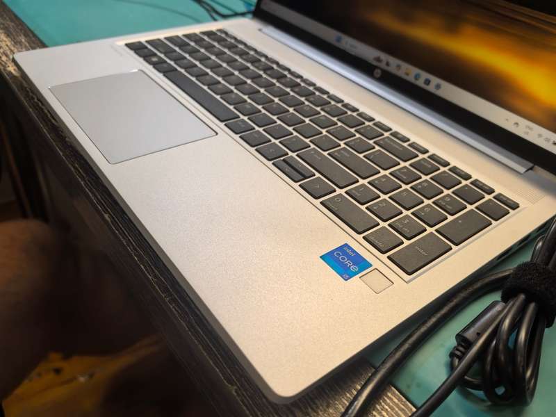 QUAD CORE 11TH GEN i5-HP PROBOOK 450 G8*i5-1135G7*16GB DDR4*500GB SSD*HD*IRIS GRAHICS