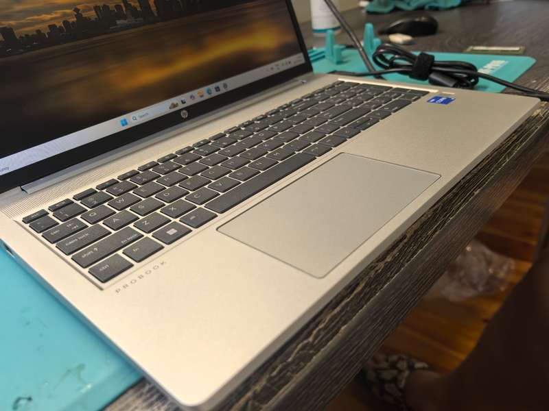 QUAD CORE 11TH GEN i5-HP PROBOOK 450 G8*i5-1135G7*16GB DDR4*500GB SSD*HD*IRIS GRAHICS