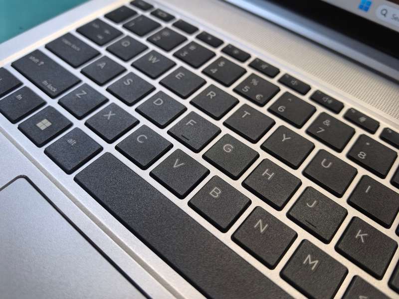 QUAD CORE 11TH GEN i5-HP PROBOOK 450 G8*i5-1135G7*16GB DDR4*500GB SSD*HD*IRIS GRAHICS